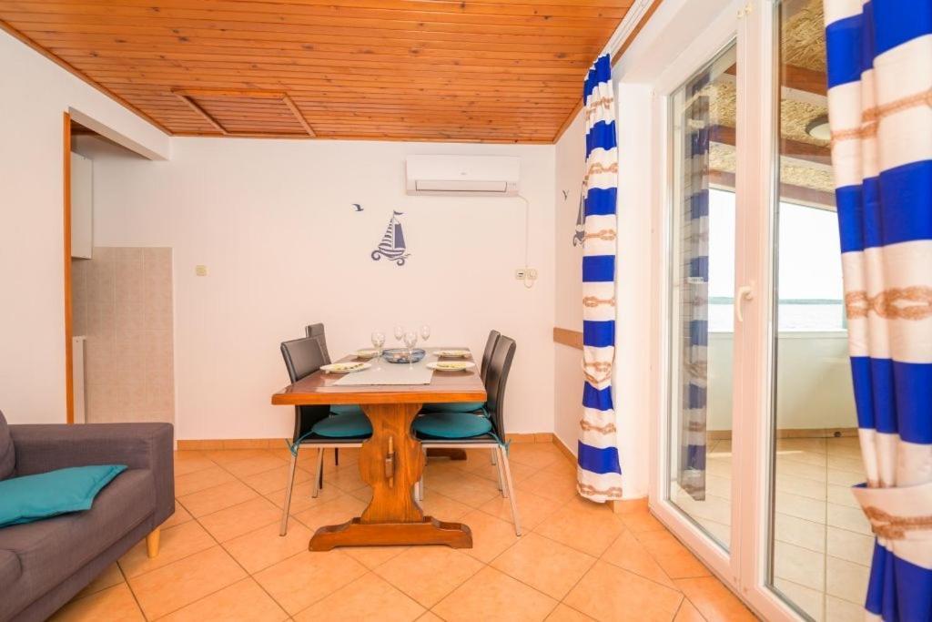 Apartments By The Sea Nerezine, Losinj - 7963 Εξωτερικό φωτογραφία